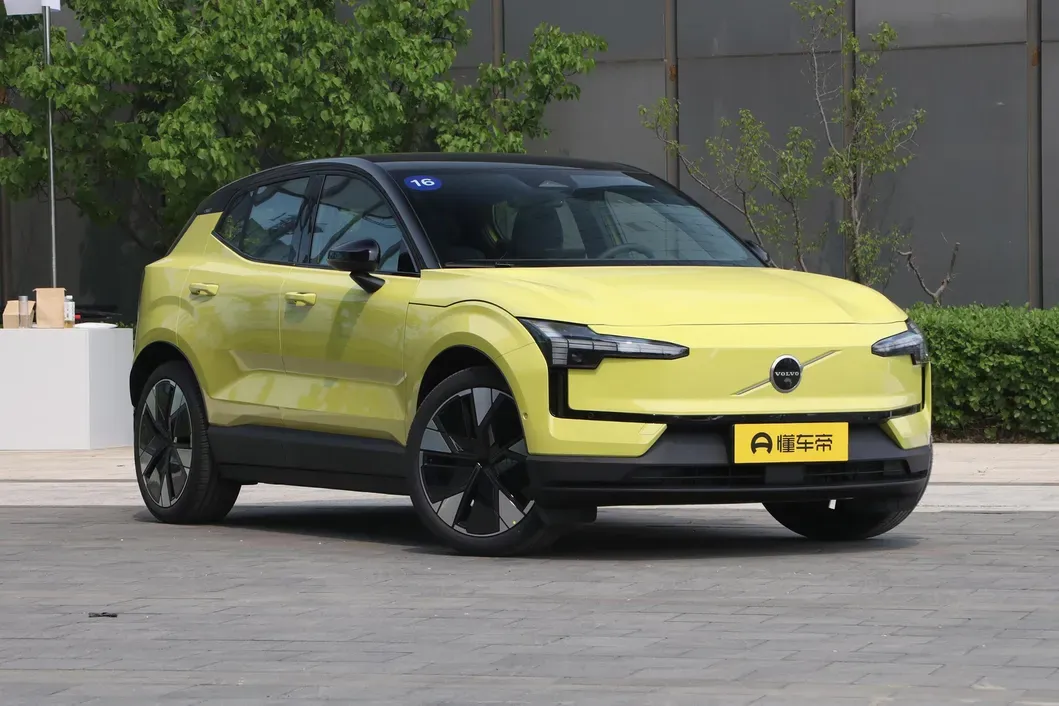 imgi_43_Volvo-Ex30-2025-Rwd-Plus-Battery-Electric Volvo EX30 – For Sale From China | EVOVED - Image 1